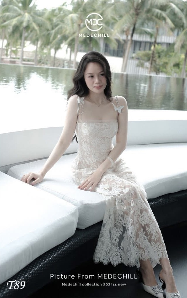 Đầm 2 dây ren MEDECHILL - Size S - Mã KESK089