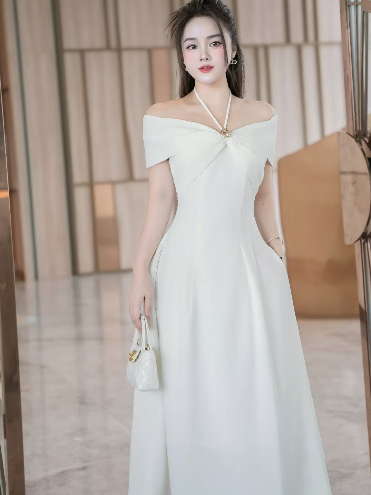 https://vayhoasim.vn/Đầm trễ vai dây cột cổ SHILLA - Size L - Mã TRLK048