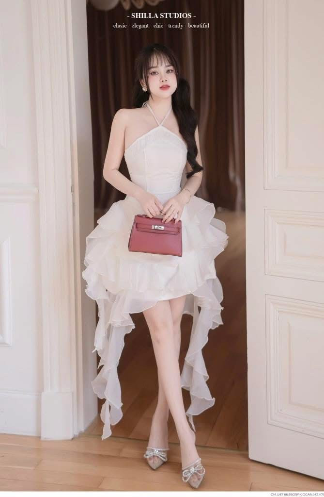 https://vayhoasim.vn/Đầm yếm ngắn tua rua SHILLA - Size M - Mã TRMK049