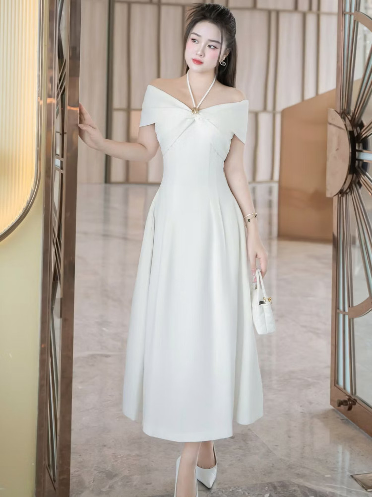 https://vayhoasim.vn/Đầm trễ vai dây cột cổ SHILLA - Size L - Mã TRLK048