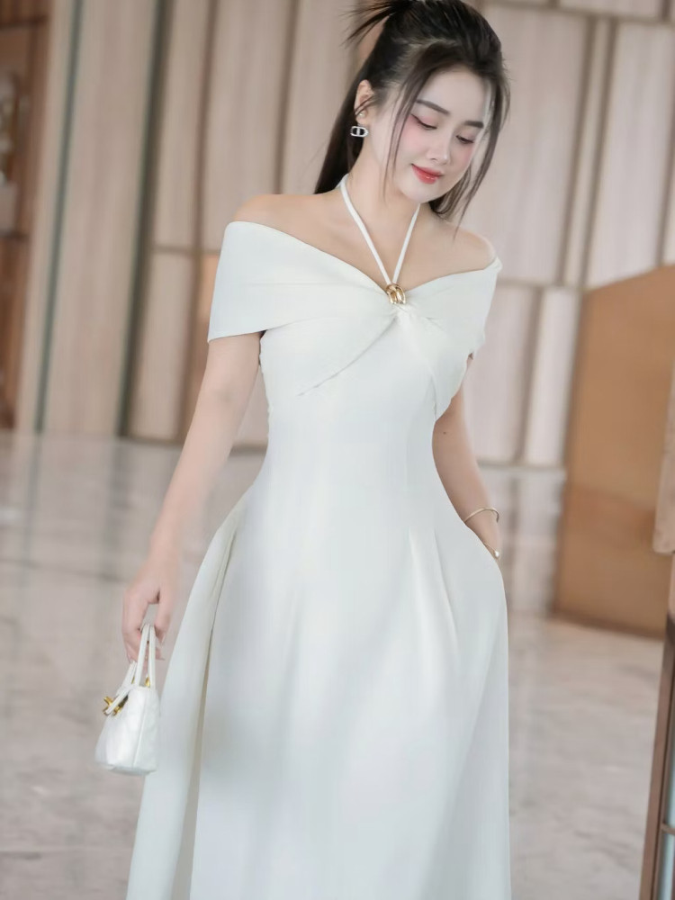 https://vayhoasim.vn/Đầm trễ vai dây cột cổ SHILLA - Size L - Mã TRLK048