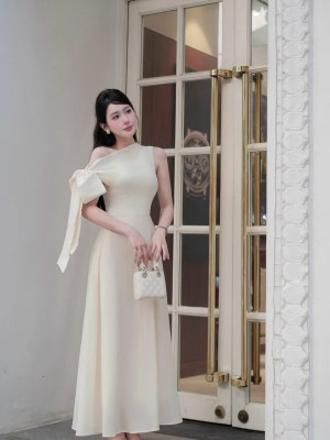 Đầm tơ xòe dài cột nơ chéo vai Size S -Mã  KESK038